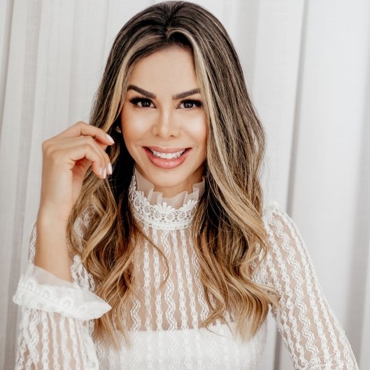 Dra. Lorena V. S. Caldeira de Melo