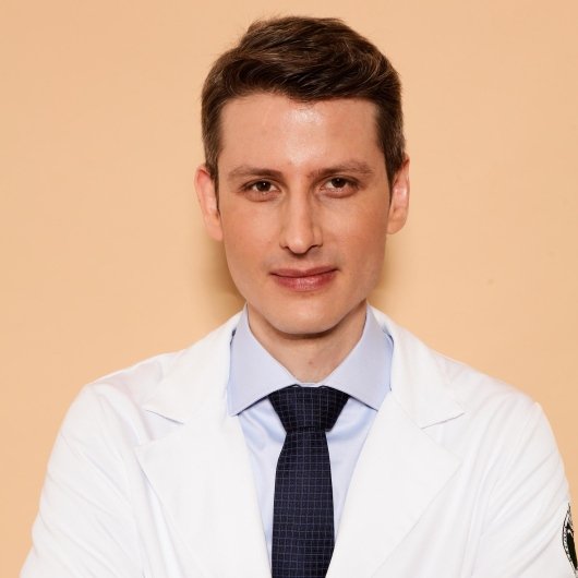Dr. Bruno Loof