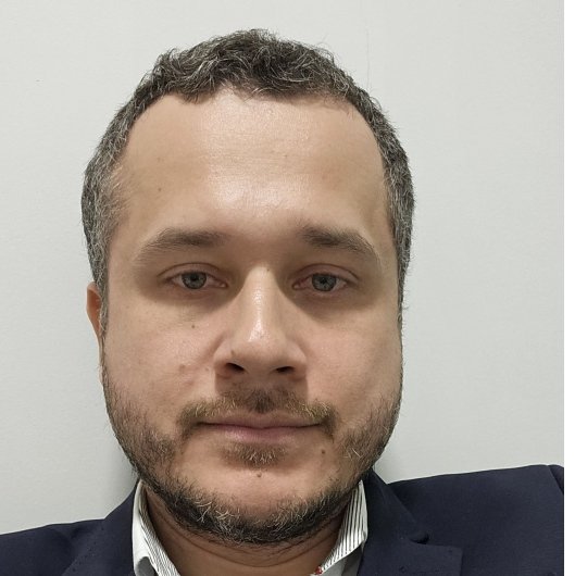 Dr. Adriano Amorim